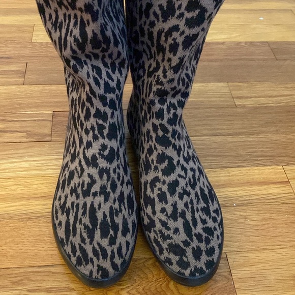 Dav Women’s Tan and Black Cheetah Print Knee High Boots Size 9 - Picture 5 of 8